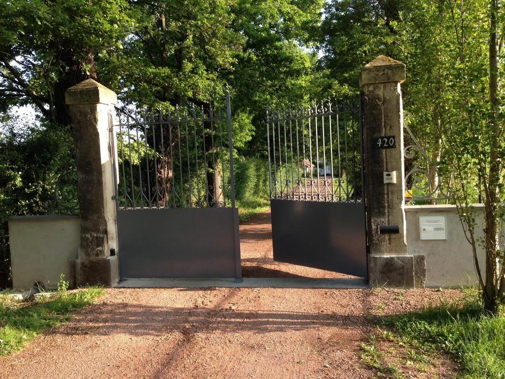 Domaine D'Aromm - Chambres D'Hotes & Gites - Piscine, Etangs & Animaux - Au Calme Ouches ภายนอก รูปภาพ